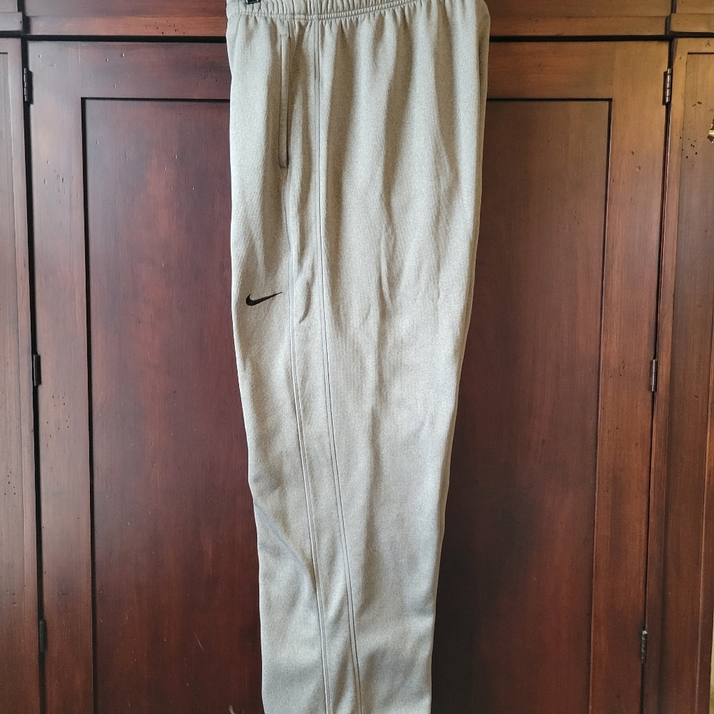 Mens nike therma-fit sweat pants size XL